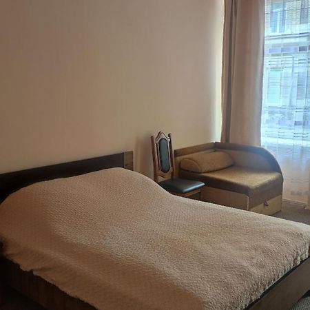 Apartment On Sheptytskyh 27 Львів Екстер'єр фото